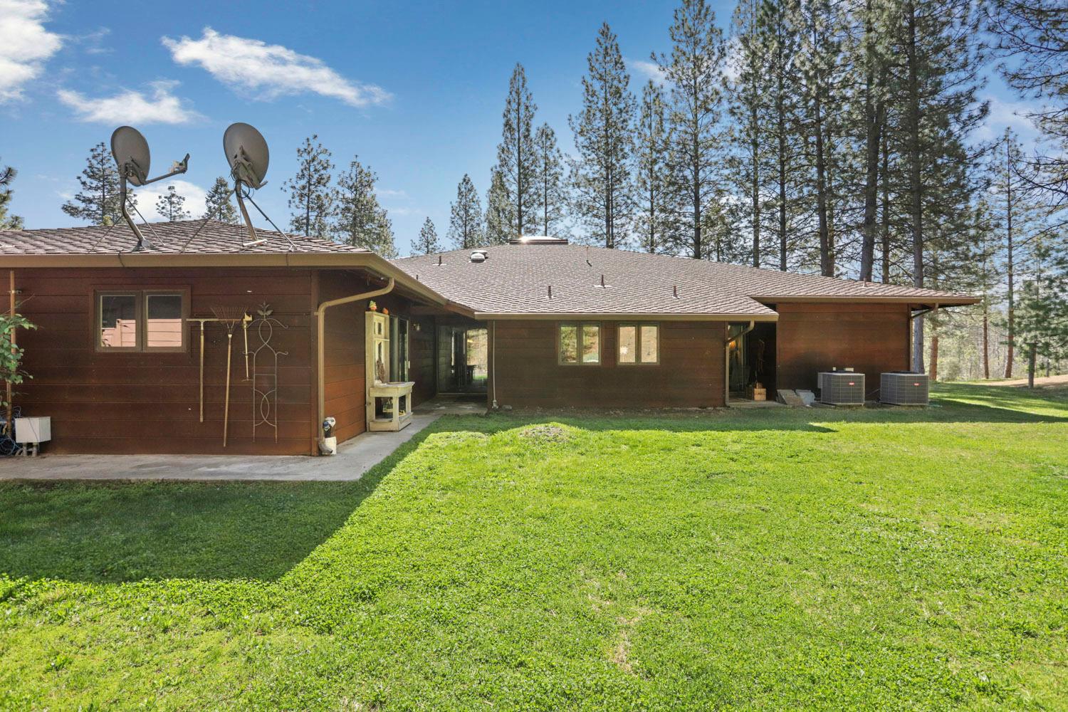 Detail Gallery Image 62 of 92 For 10415 Mcmahon Rd #10415,  Coulterville,  CA 95311 - 3 Beds | 4/1 Baths