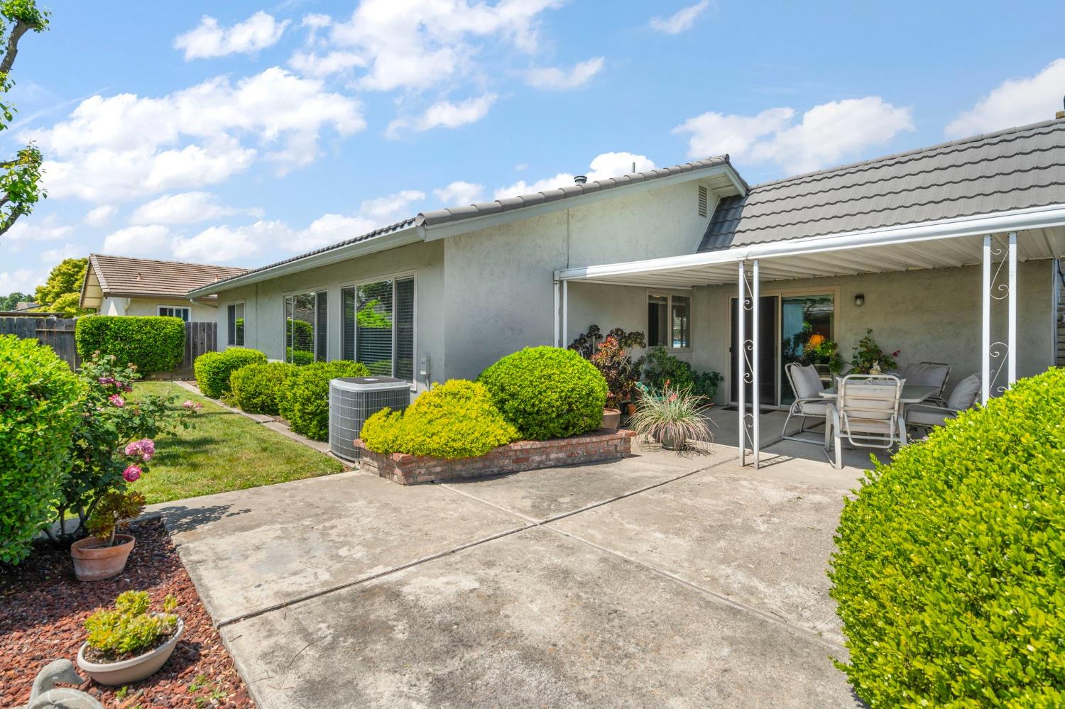Goldenoak Way, Stockton, California image 36