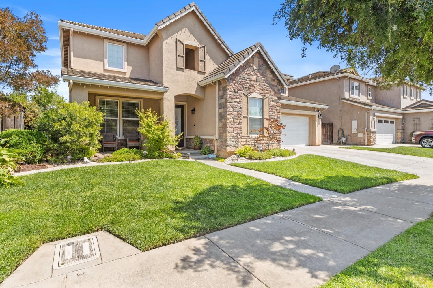 Detail Gallery Image 3 of 37 For 517 Lasso Ct, Oakdale,  CA 95361 - 5 Beds | 2/1 Baths