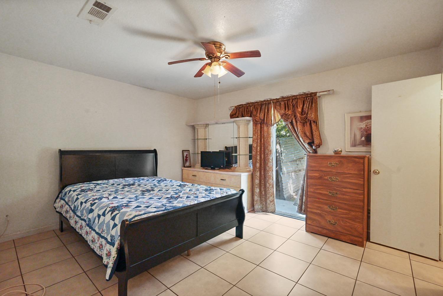 Gannet Court, Merced, California image 16