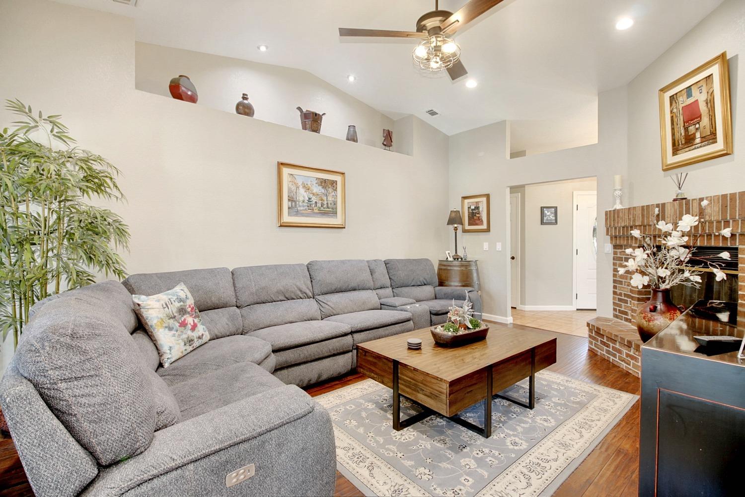 Glen Cove Way, Sacramento, California image 18