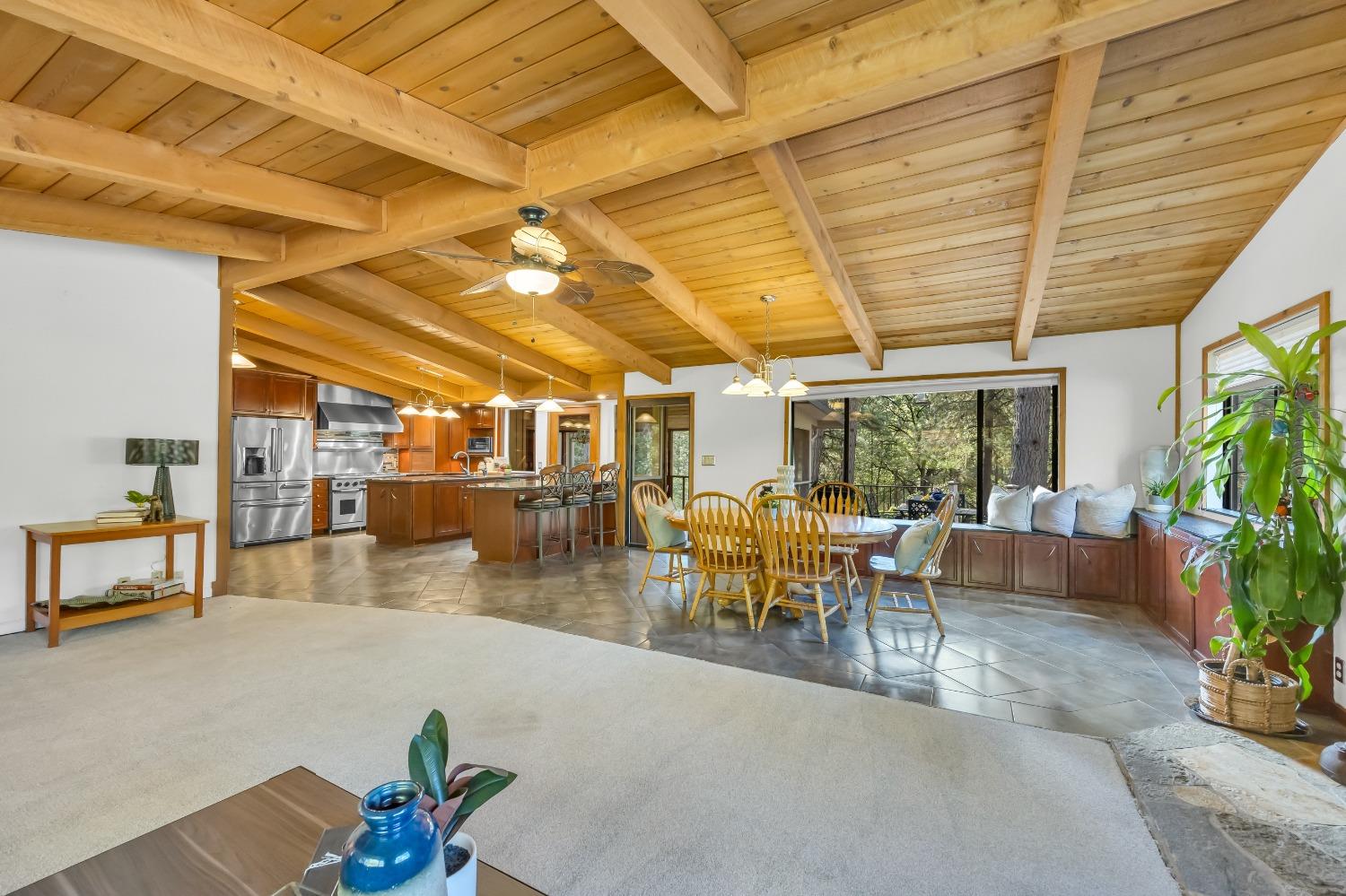 Detail Gallery Image 15 of 79 For 15135 Orchard Springs Rd, Grass Valley,  CA 95945 - 4 Beds | 4/1 Baths