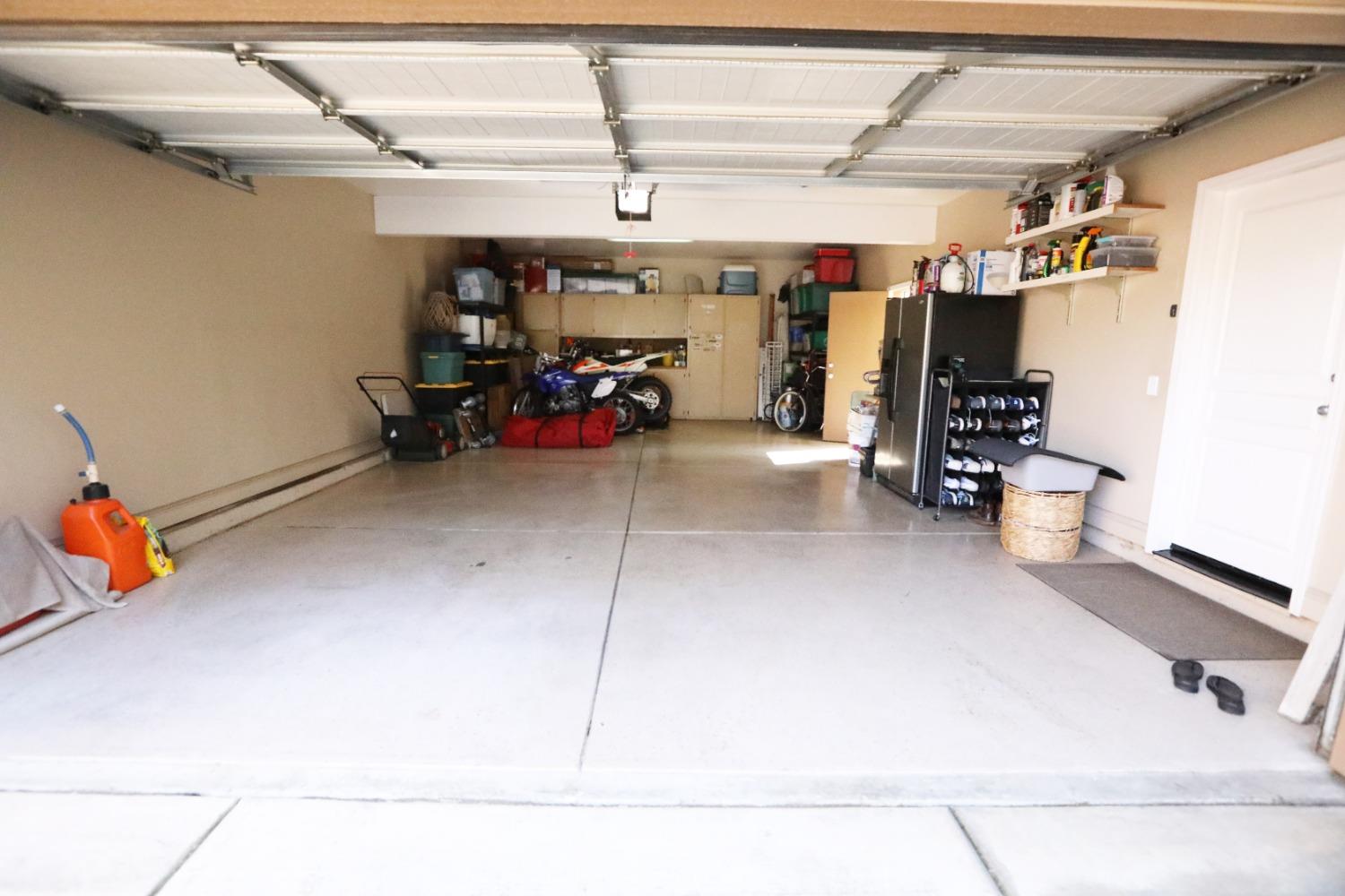 Katzakian Way, Lodi, California image 38