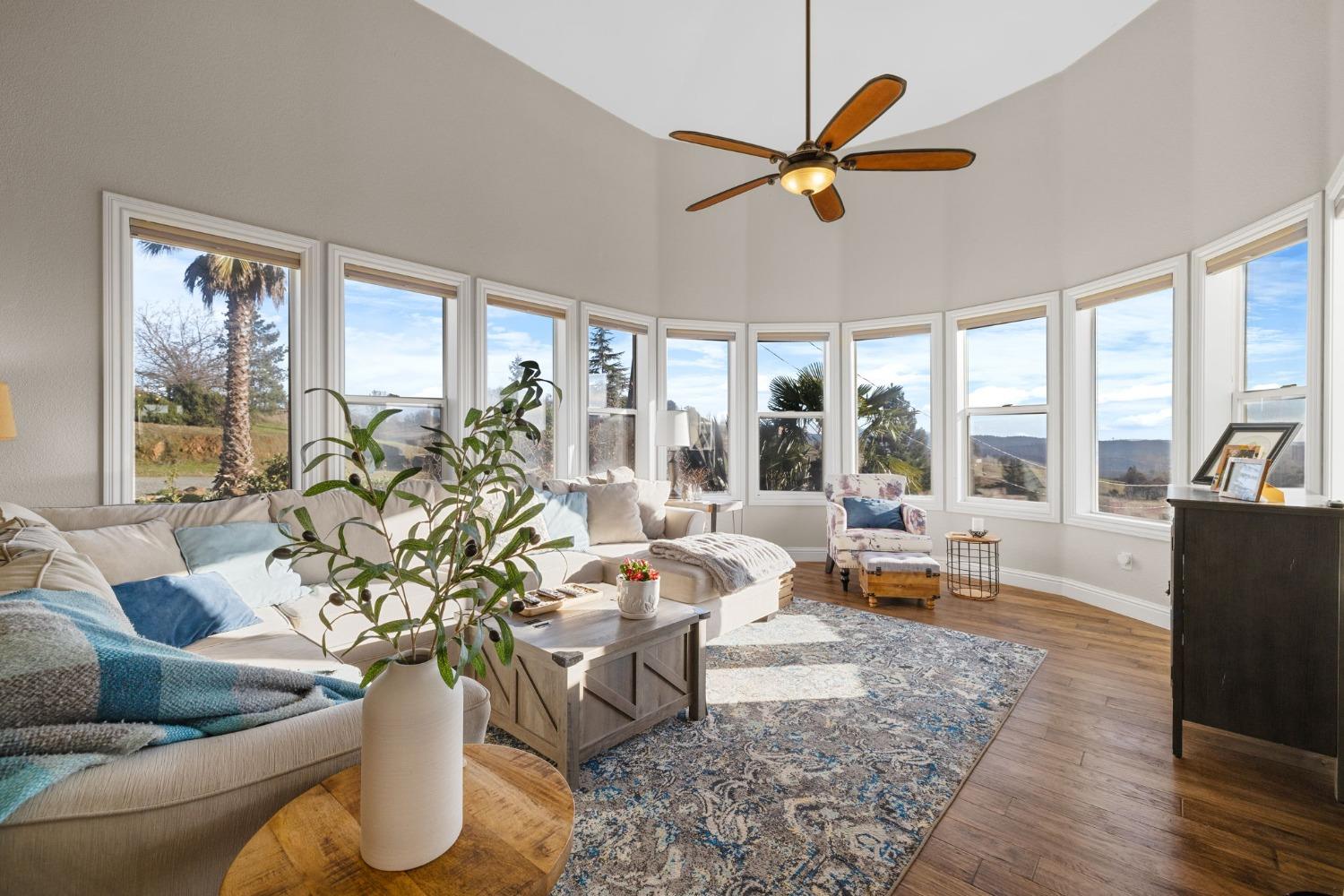 Detail Gallery Image 11 of 99 For 6441 Sky Hawk Rd, Pilot Hill,  CA 95664 - 7 Beds | 5/1 Baths