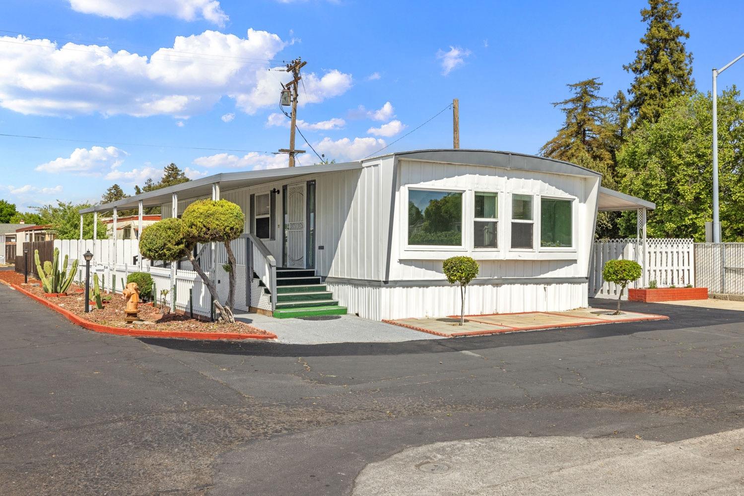 Detail Gallery Image 3 of 38 For 425 20th Century Blvd E5, Turlock,  CA 95380 - 2 Beds | 2 Baths
