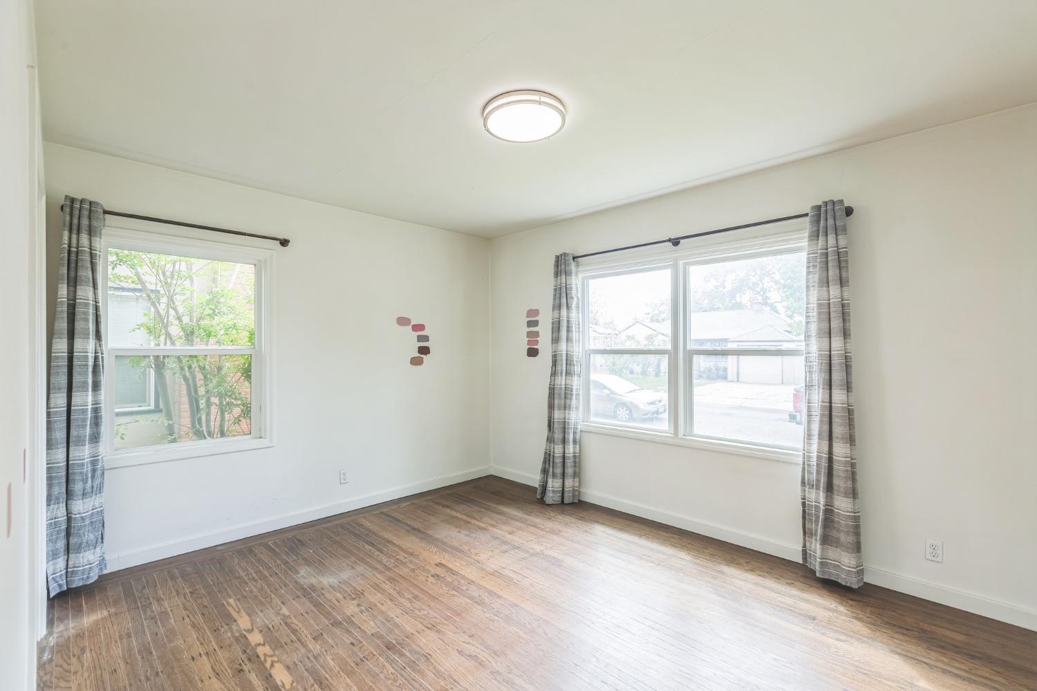 Detail Gallery Image 13 of 26 For 3809 San Carlos Way, Sacramento,  CA 95820 - 2 Beds | 1 Baths