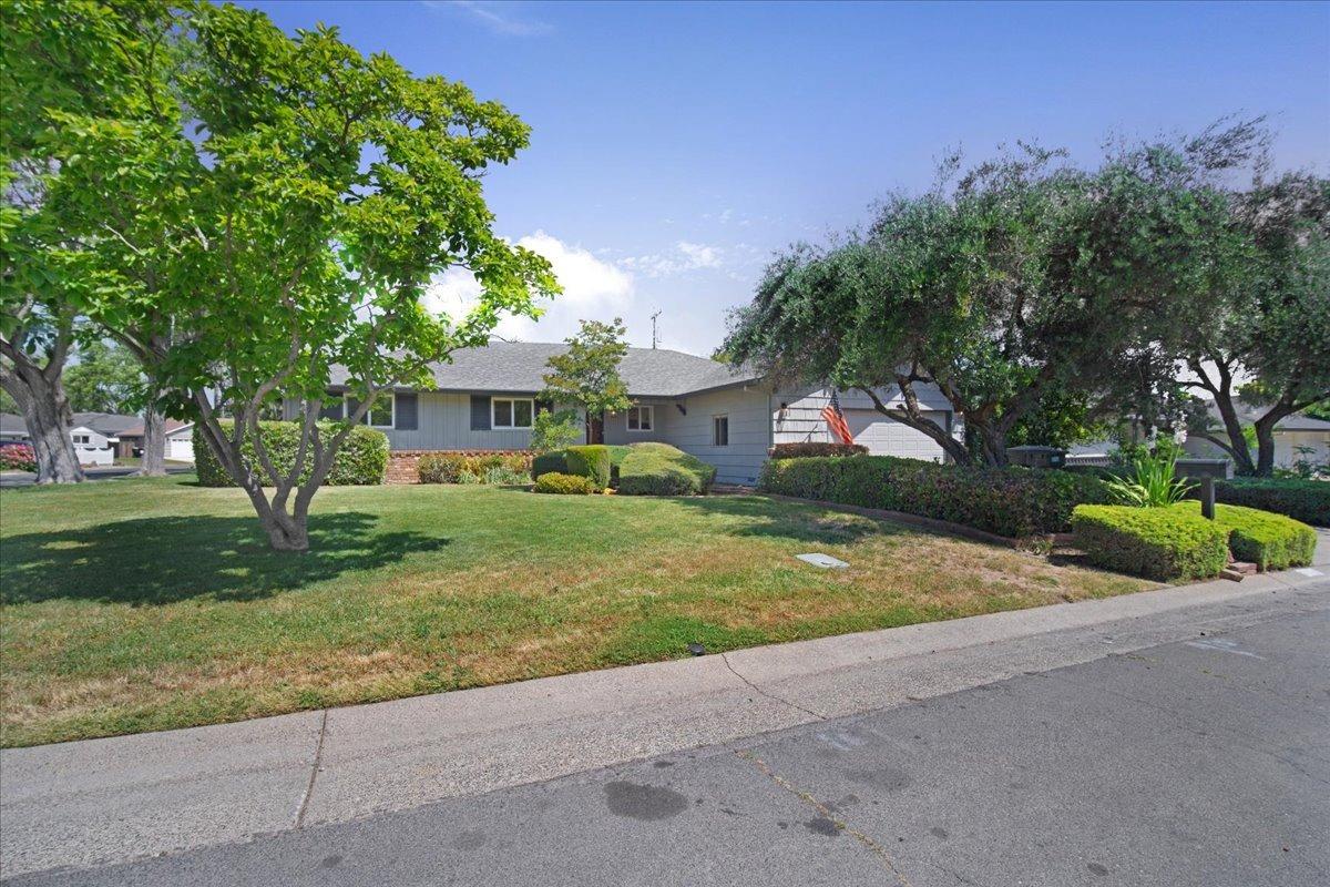 Stanton Circle, Carmichael, California image 3