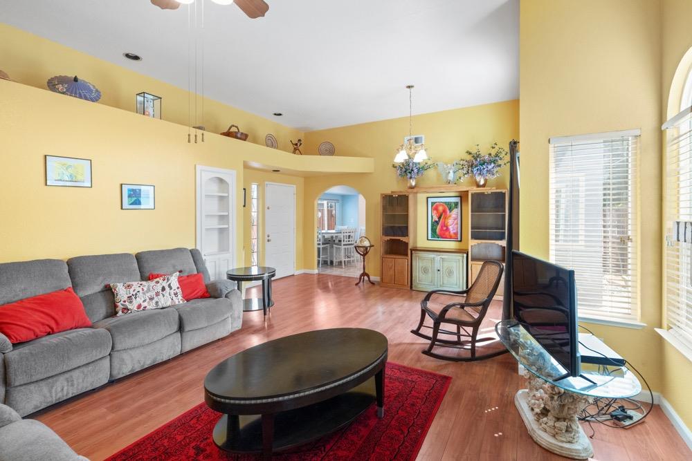 Ventnor Court, Sacramento, California image 18