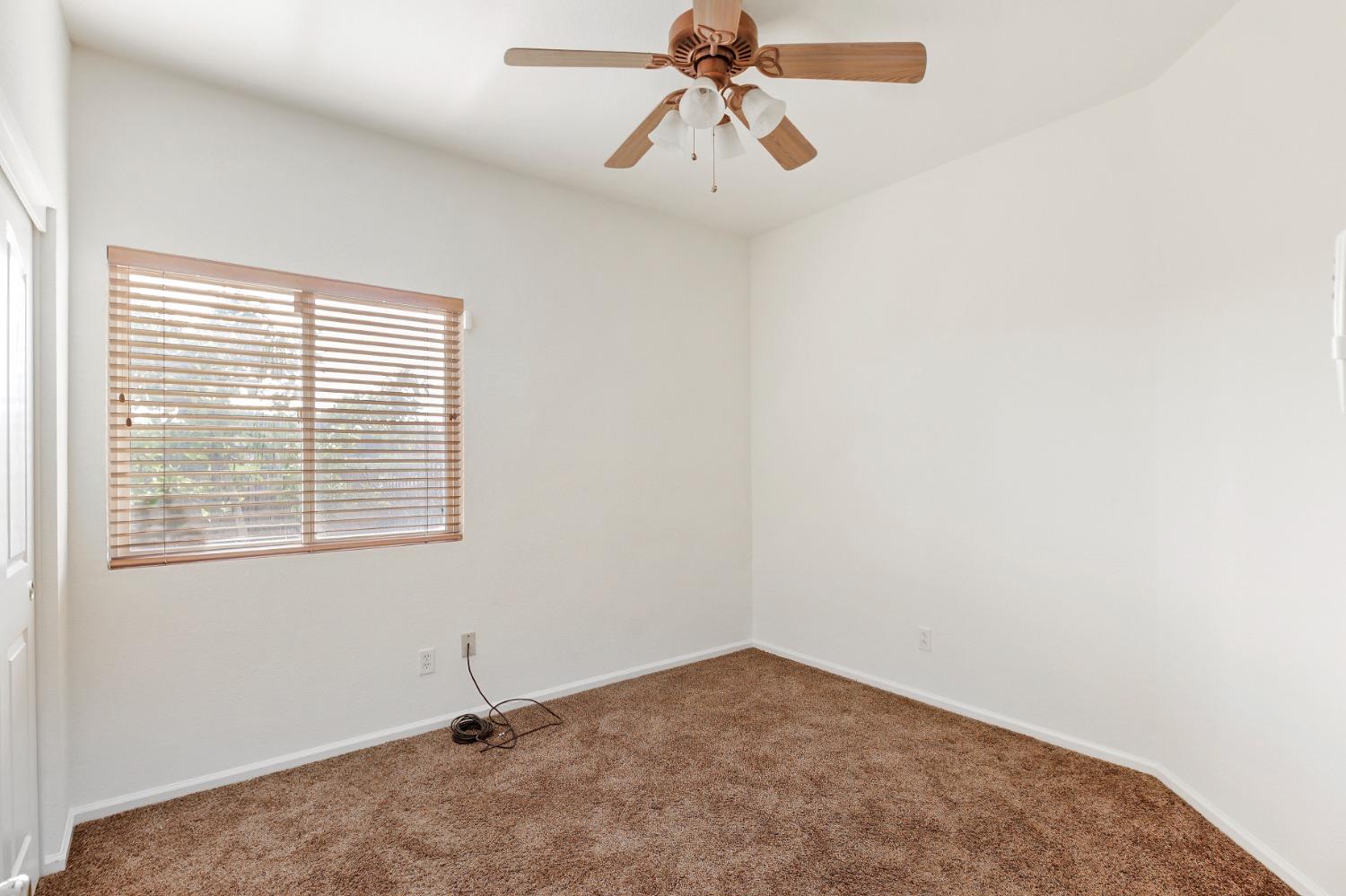 Detail Gallery Image 8 of 62 For 9329 Mainline Dr, Elk Grove,  CA 95624 - 4 Beds | 2 Baths