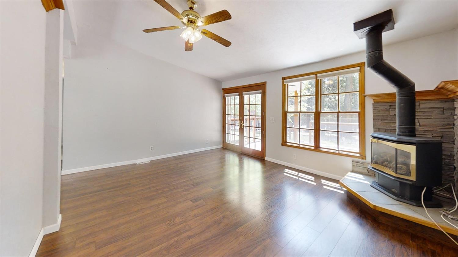 Detail Gallery Image 2 of 16 For 25661 Blaze Ct, Volcano,  CA 95689 - 3 Beds | 2 Baths