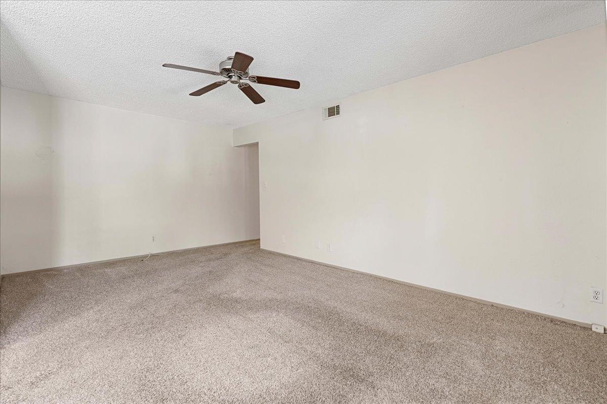 Photo #11: 225055774 Listing: Photo #11