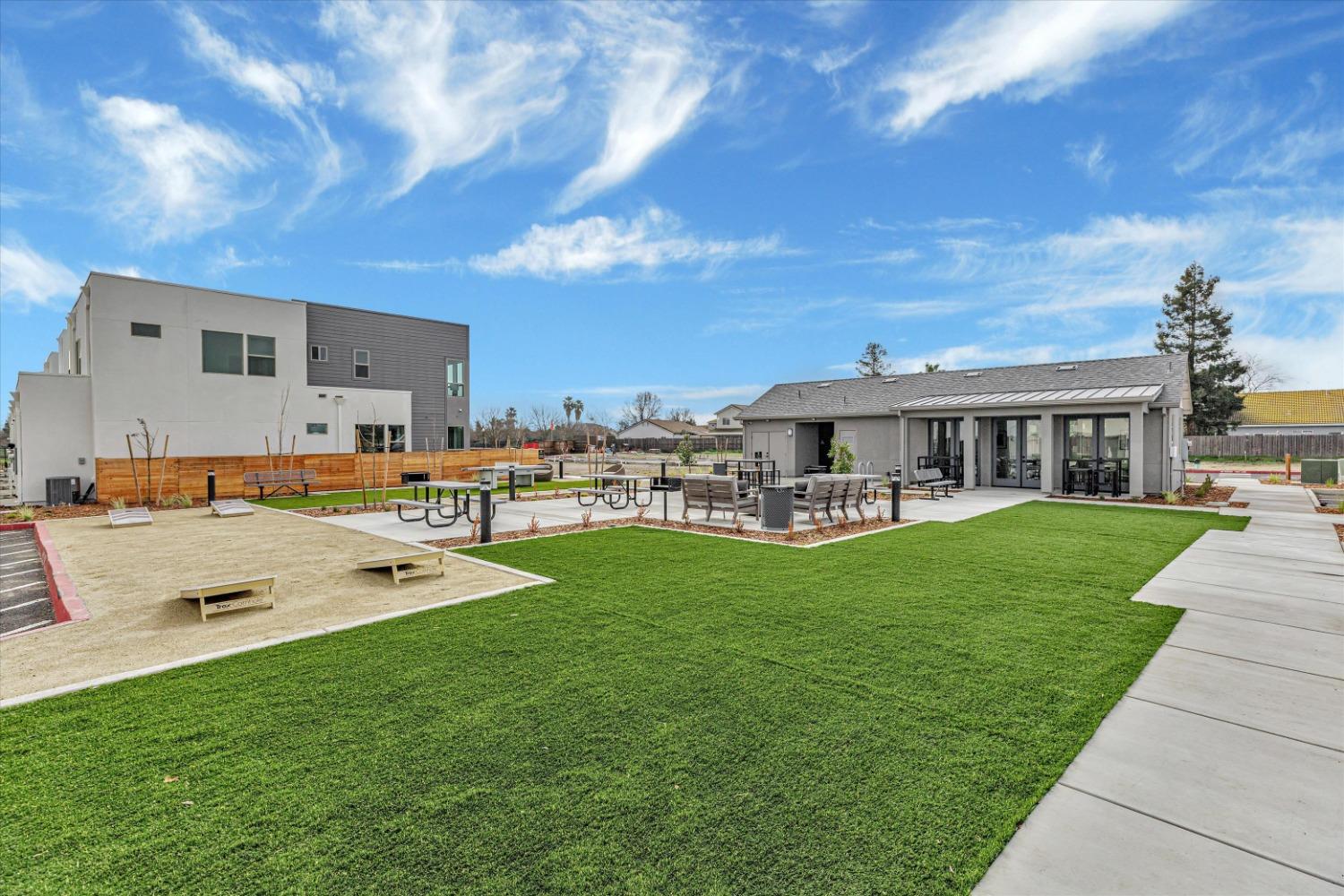 Bridgecross Drive, Sacramento, California image 48