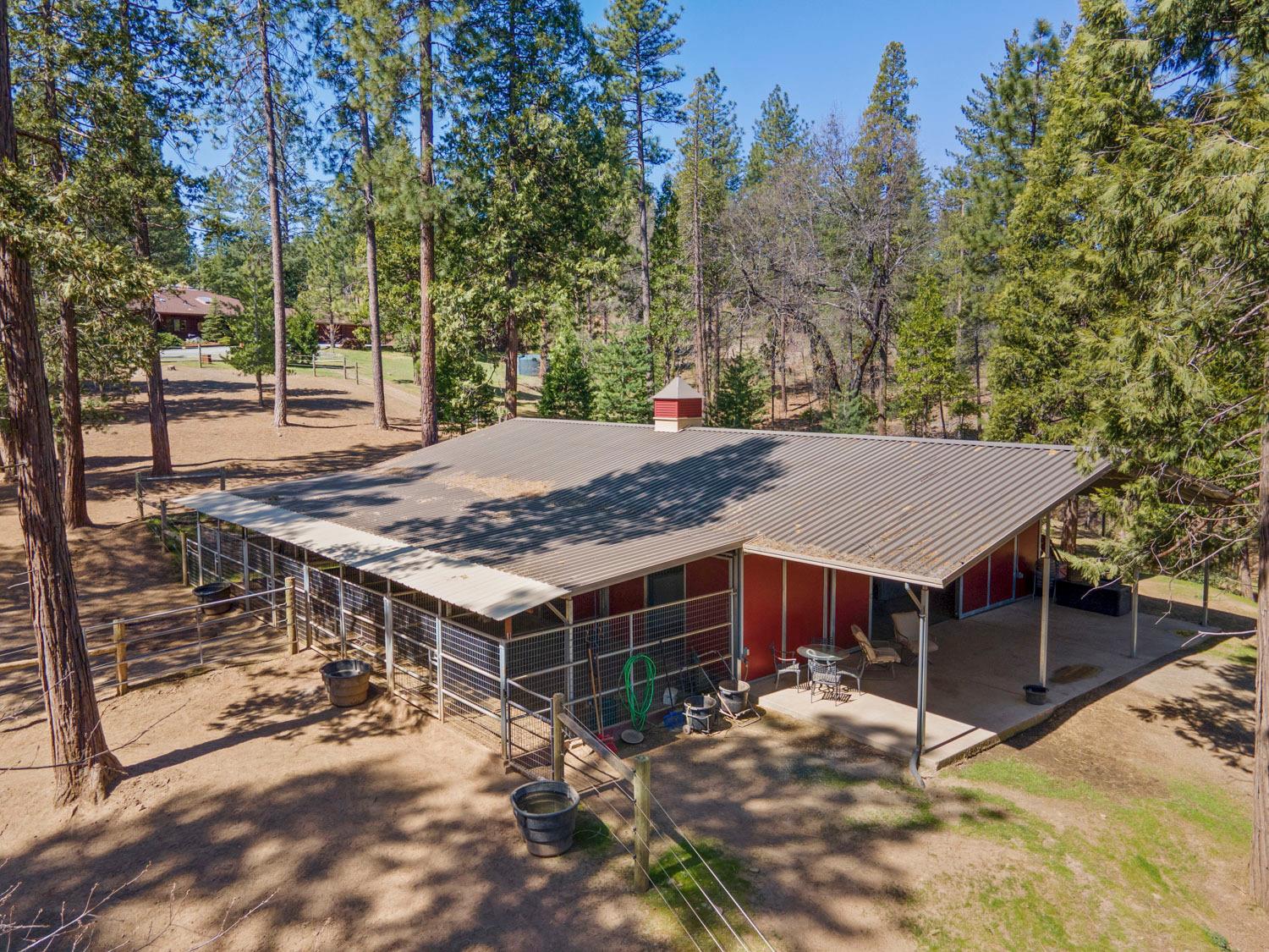 Detail Gallery Image 16 of 92 For 10415 Mcmahon Rd #10415,  Coulterville,  CA 95311 - 3 Beds | 4/1 Baths