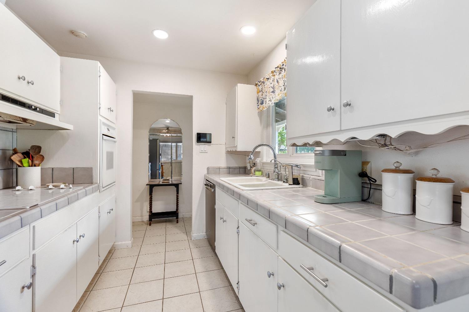 Butternut Drive, Citrus Heights, California image 10