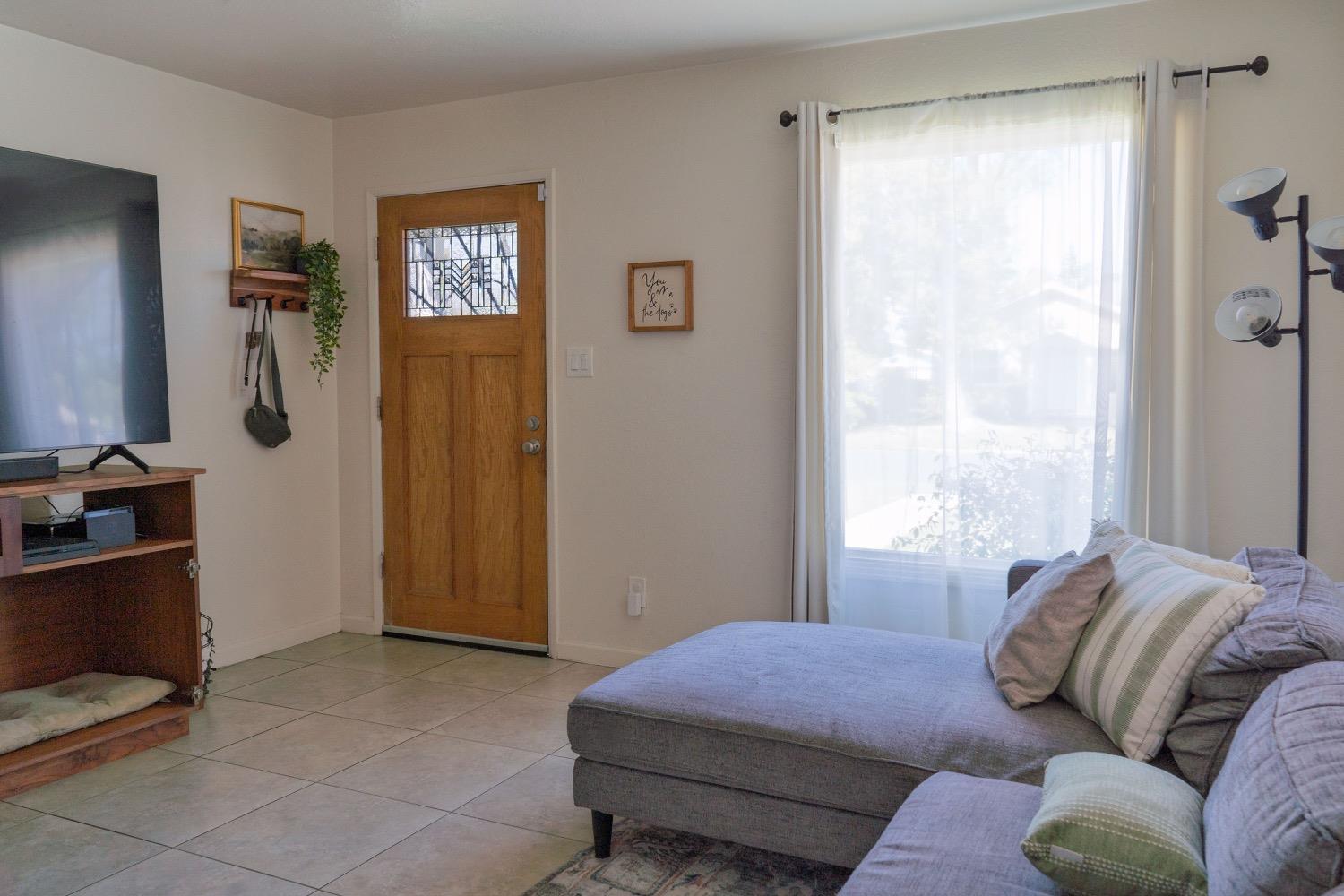 Idalou Avenue, Modesto, California image 11