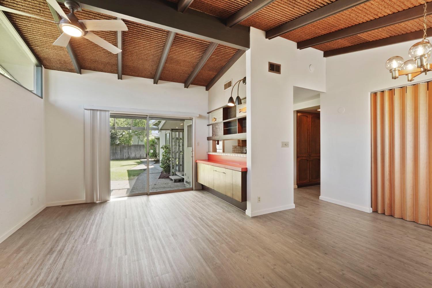 Detail Gallery Image 16 of 29 For 2205 Fernvale Dr, Stockton,  CA 95207 - 3 Beds | 2 Baths