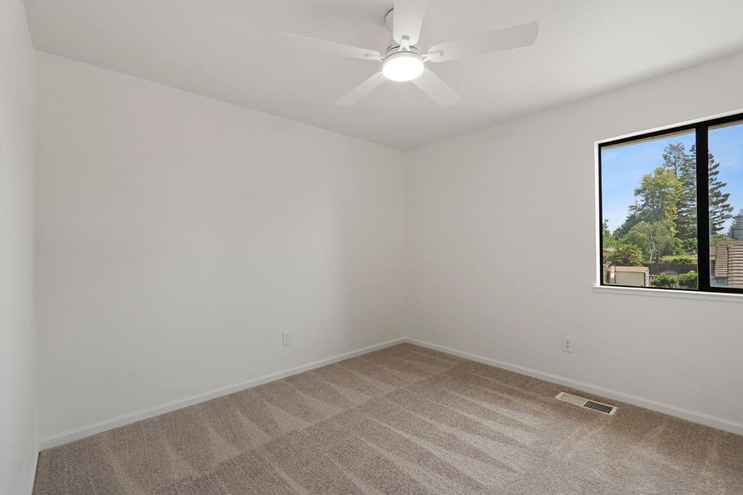 Detail Gallery Image 31 of 46 For 19036 N Augusta St, Woodbridge,  CA 95258 - 3 Beds | 2/1 Baths