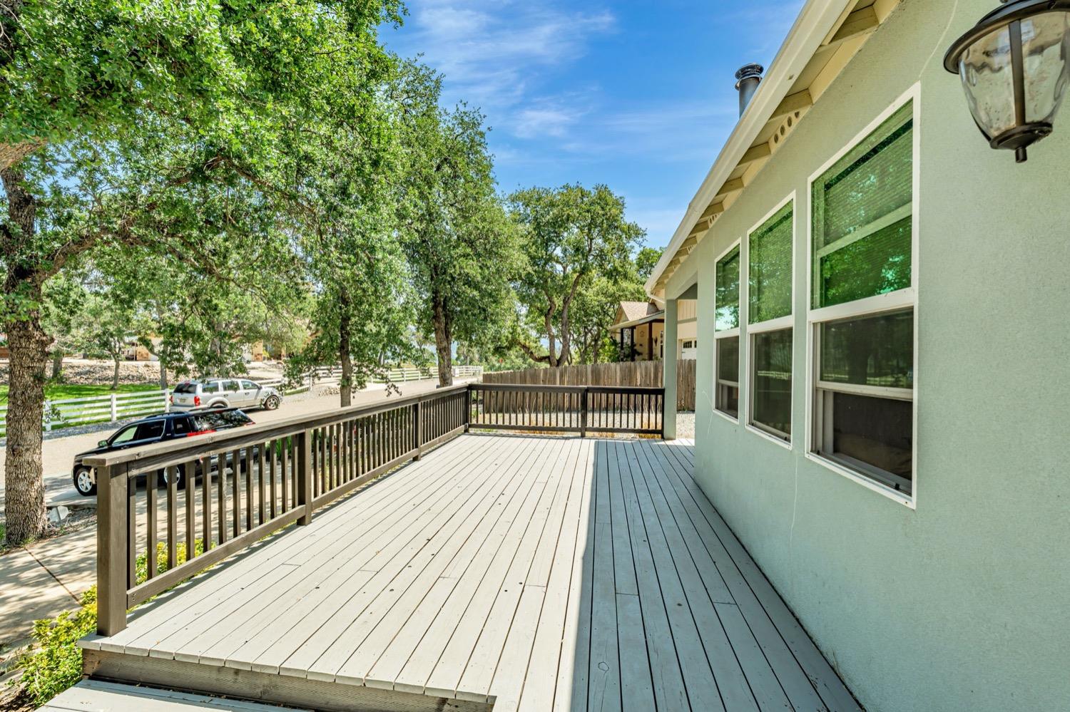 Lakeview Circle, Valley Springs, California image 4