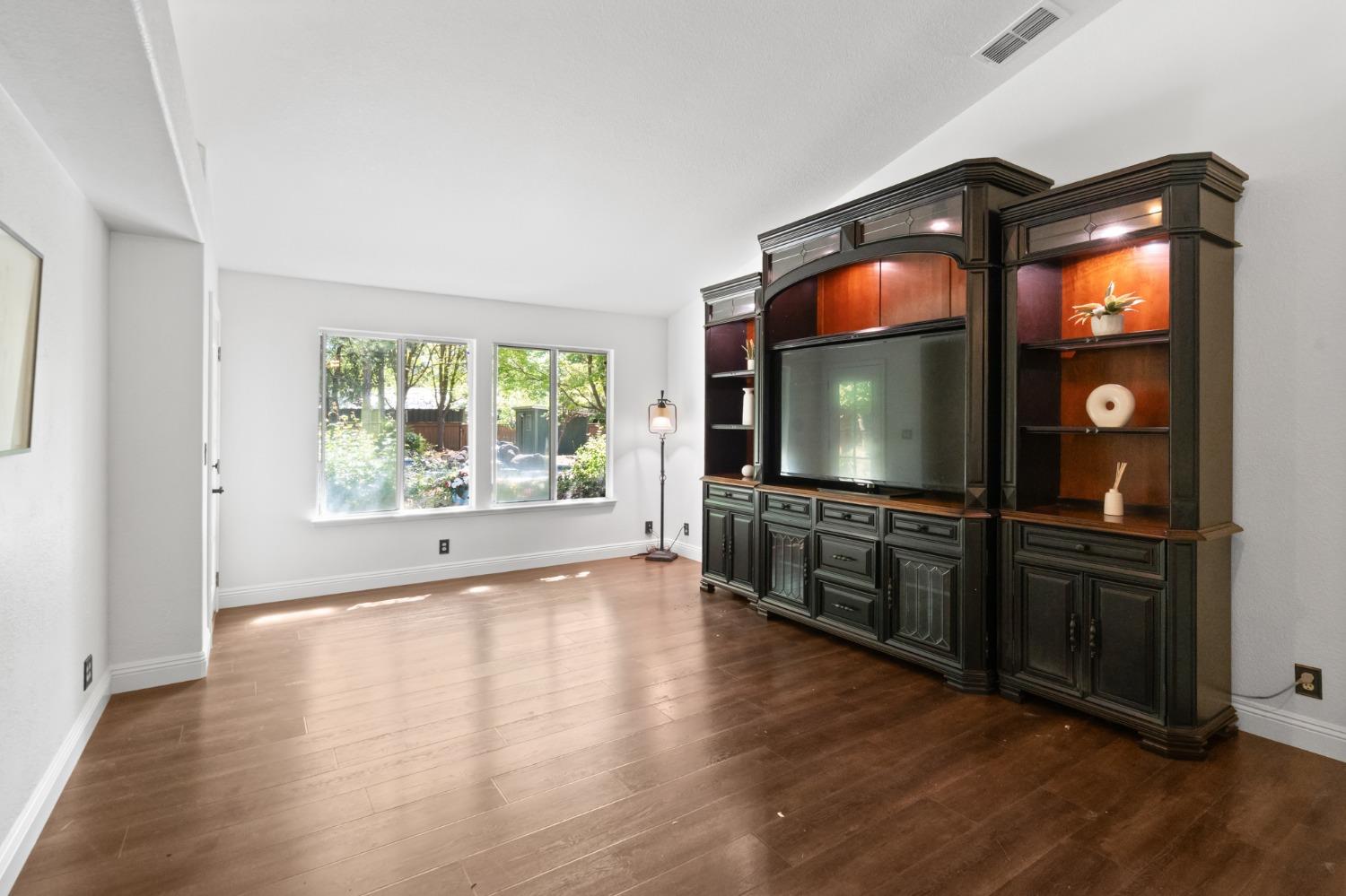Polo Crosse Avenue, Sacramento, California image 7