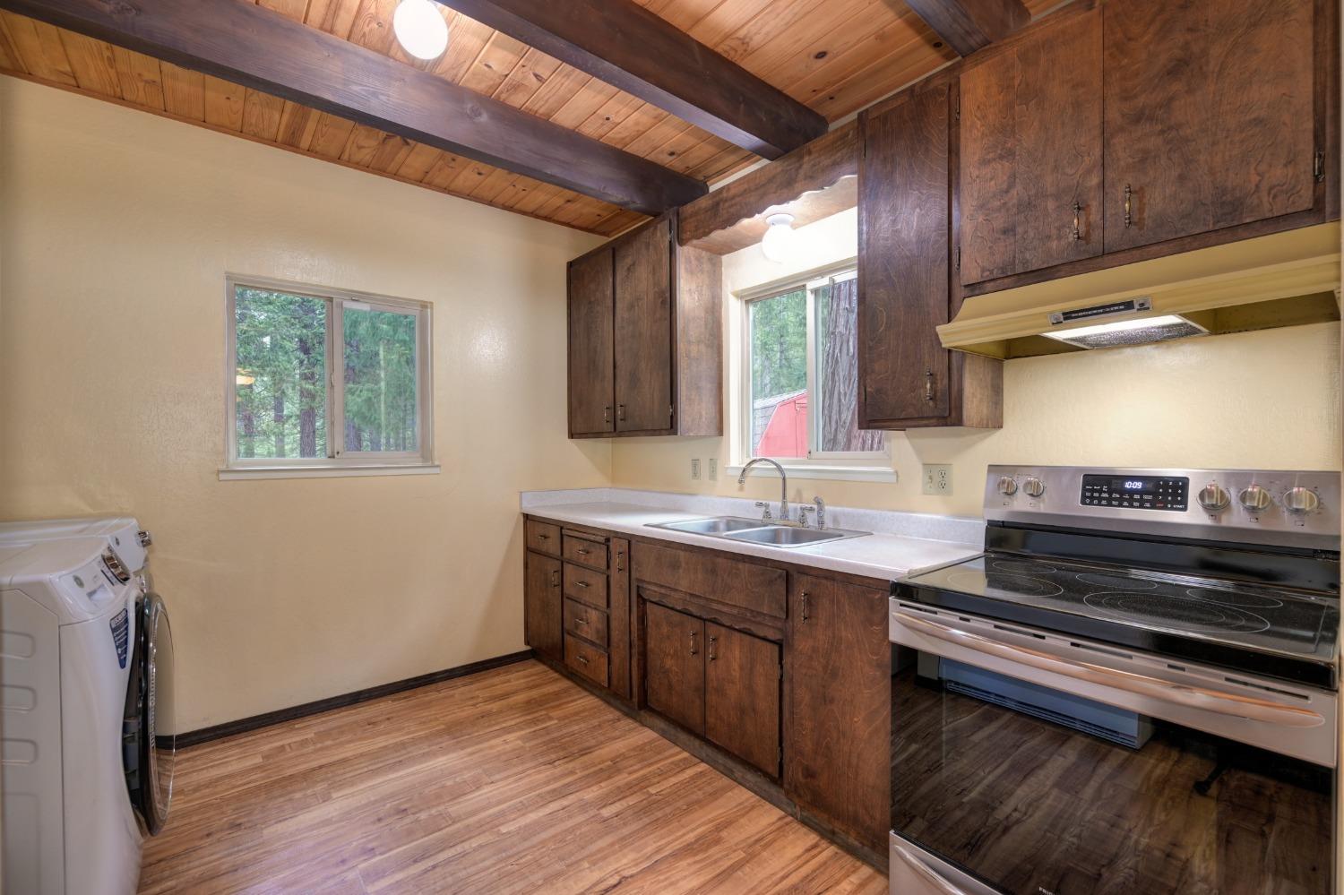 Sierra Springs Drive, Pollock Pines, California image 15