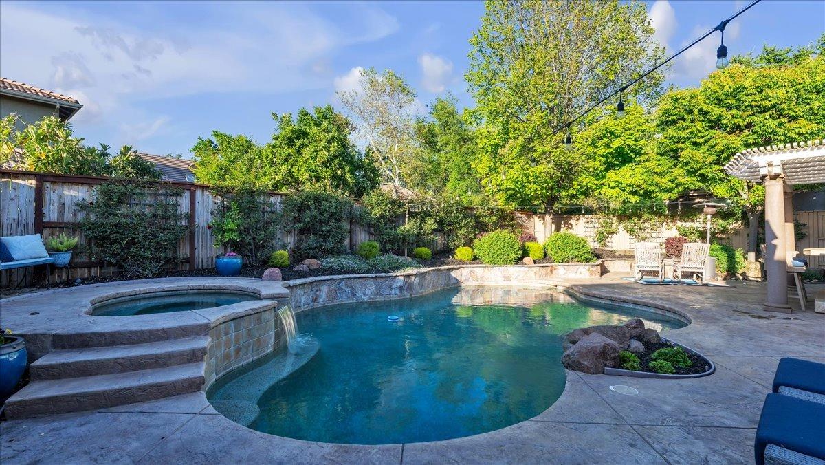 Mendes Court, Folsom, California image 41
