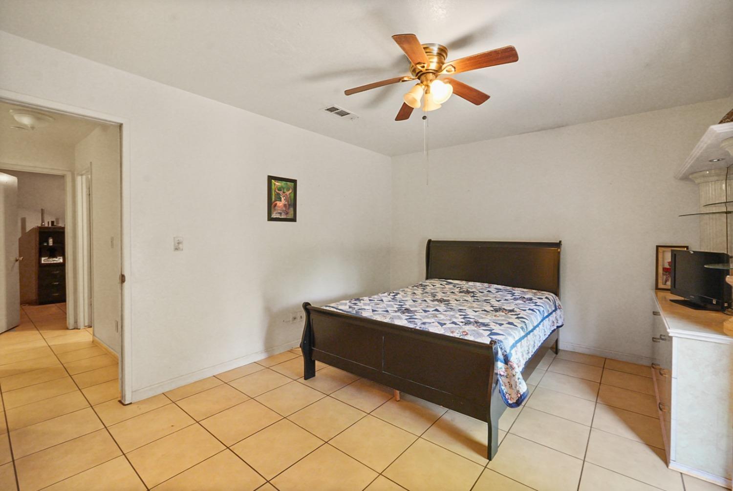 Gannet Court, Merced, California image 18