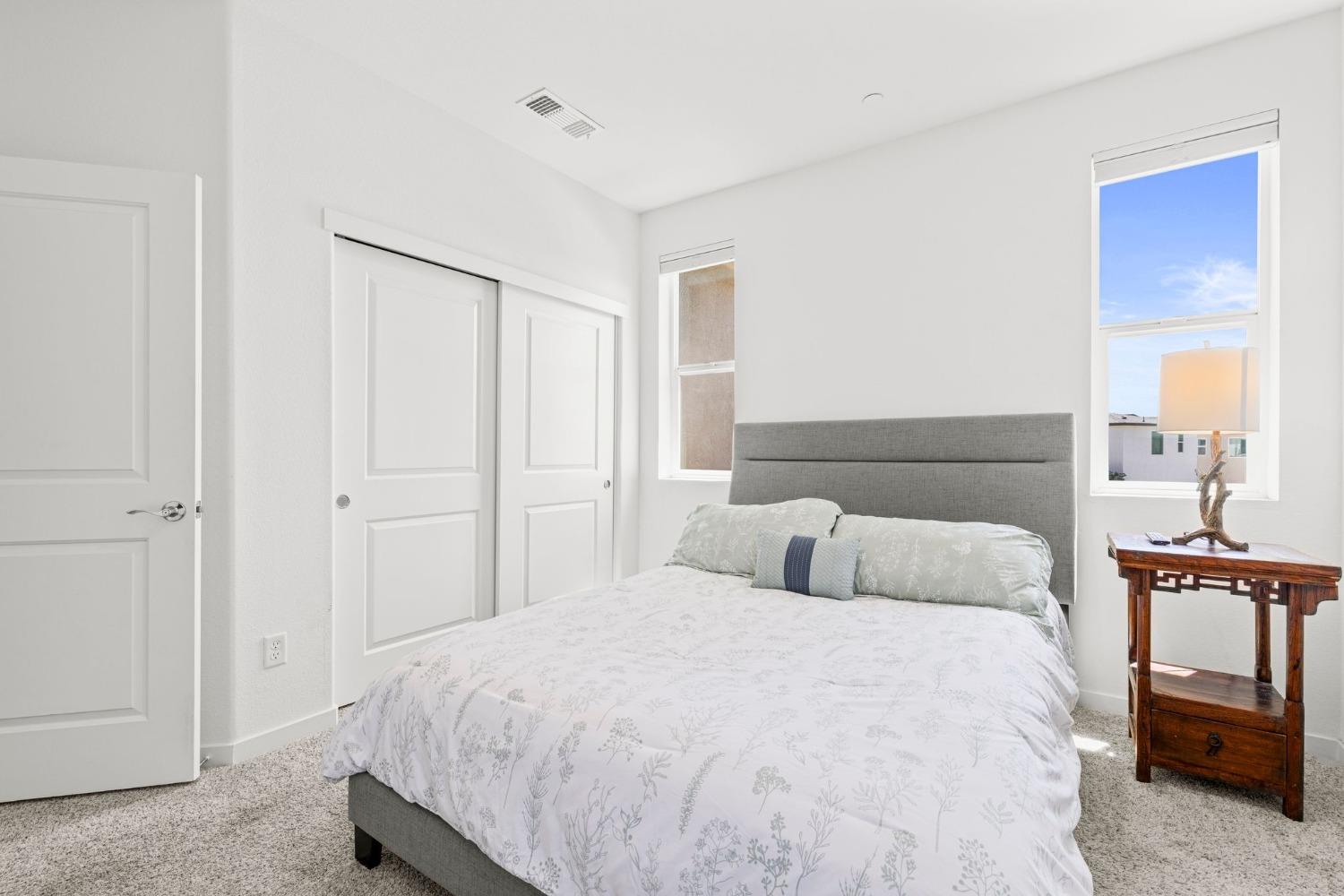 Edgeview Drive, Sacramento, California image 33