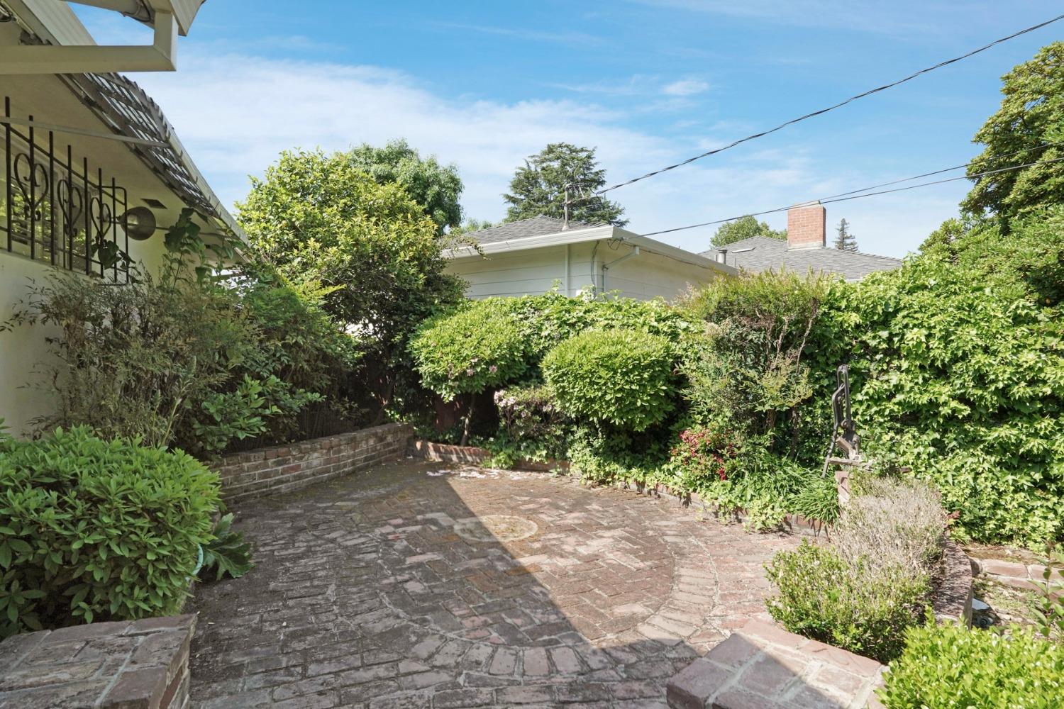 Detail Gallery Image 31 of 40 For 1101 Lakehome Dr, Lodi,  CA 95242 - 3 Beds | 2/1 Baths