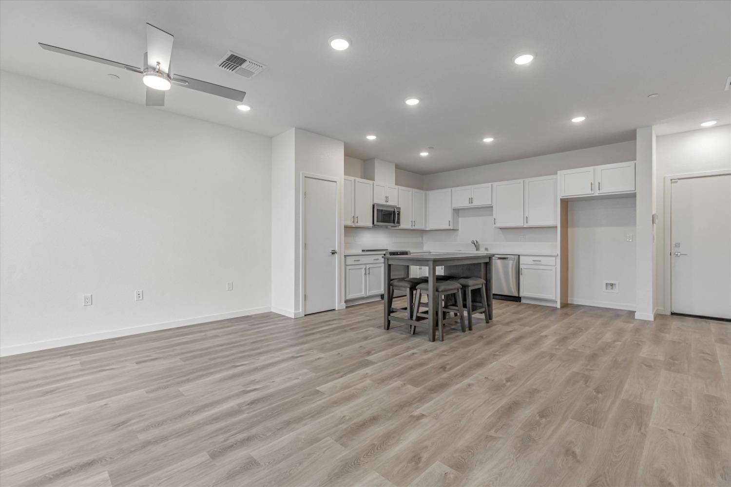 Bridgecross Drive, Sacramento, California image 5