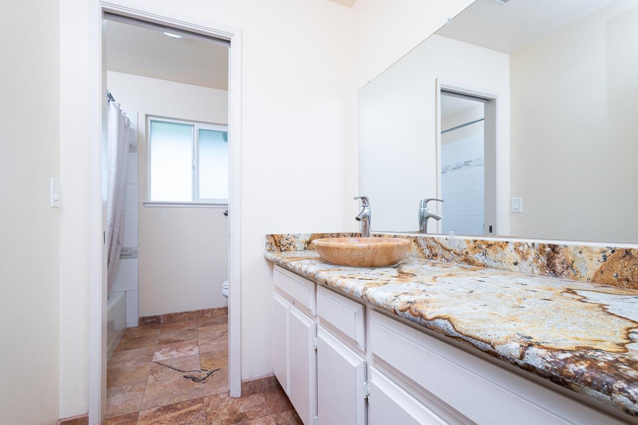 Detail Gallery Image 17 of 27 For 1205 Lantern Ct, Sacramento,  CA 95864 - 4 Beds | 3 Baths