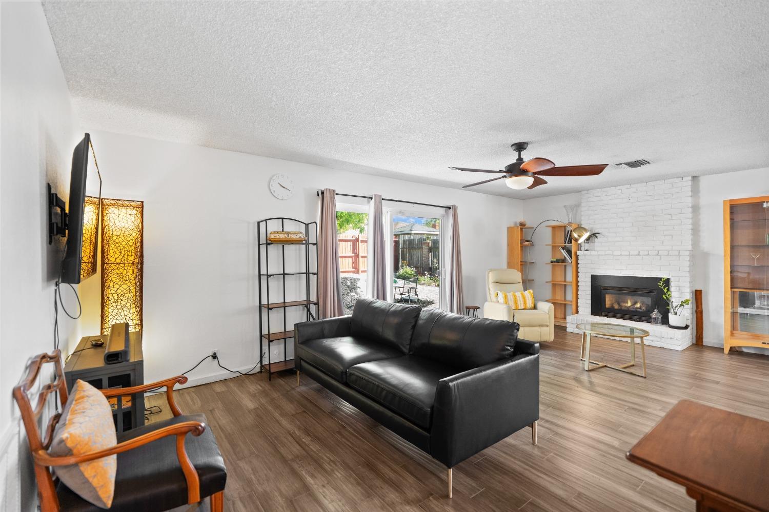 Forestwood Drive, Sacramento, California image 8