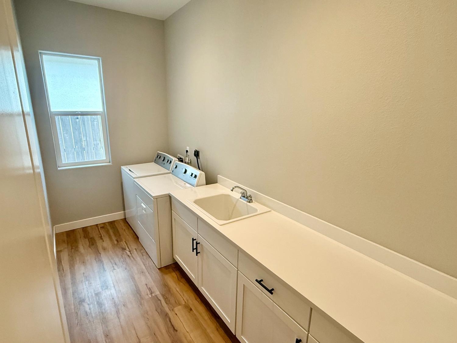 Detail Gallery Image 28 of 52 For 2775 Meadowbrook Lane, Turlock,  CA 95382 - 4 Beds | 2/1 Baths