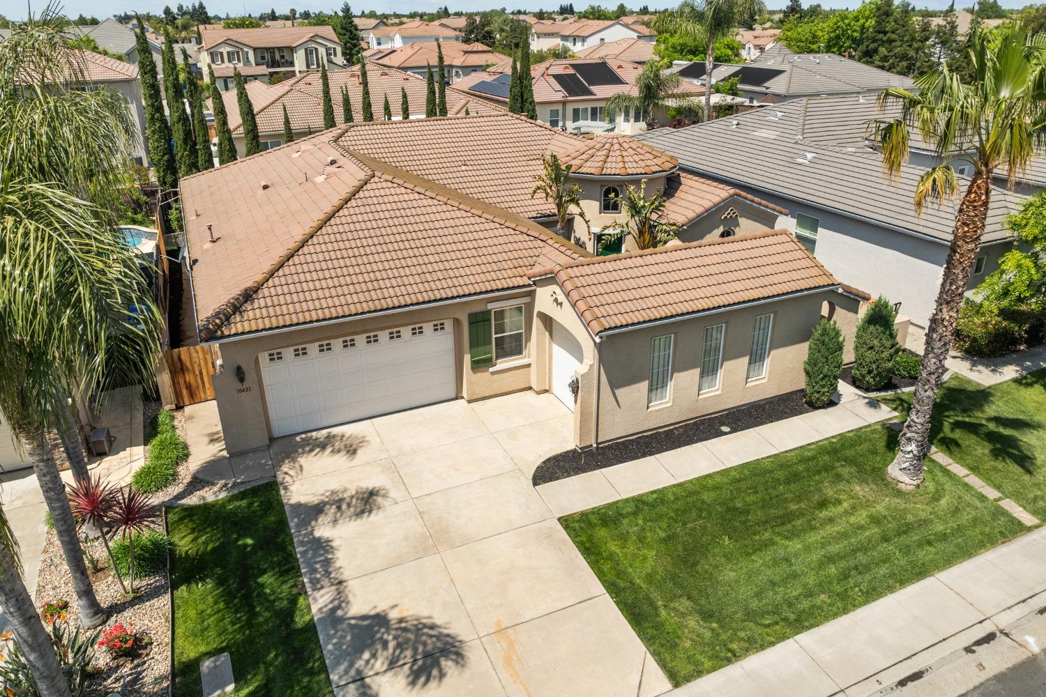 Christo Way, Elk Grove, California image 2