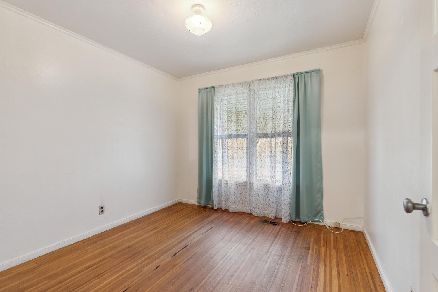 Detail Gallery Image 17 of 27 For 290 W 23rd St, Tracy,  CA 95376 - 3 Beds | 1 Baths