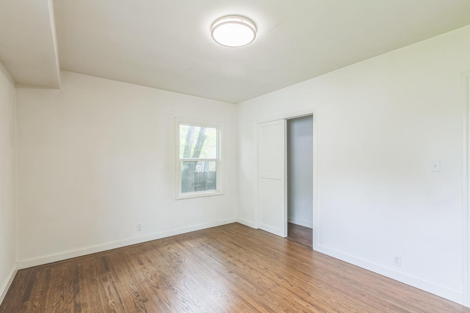 Detail Gallery Image 22 of 26 For 3809 San Carlos Way, Sacramento,  CA 95820 - 2 Beds | 1 Baths