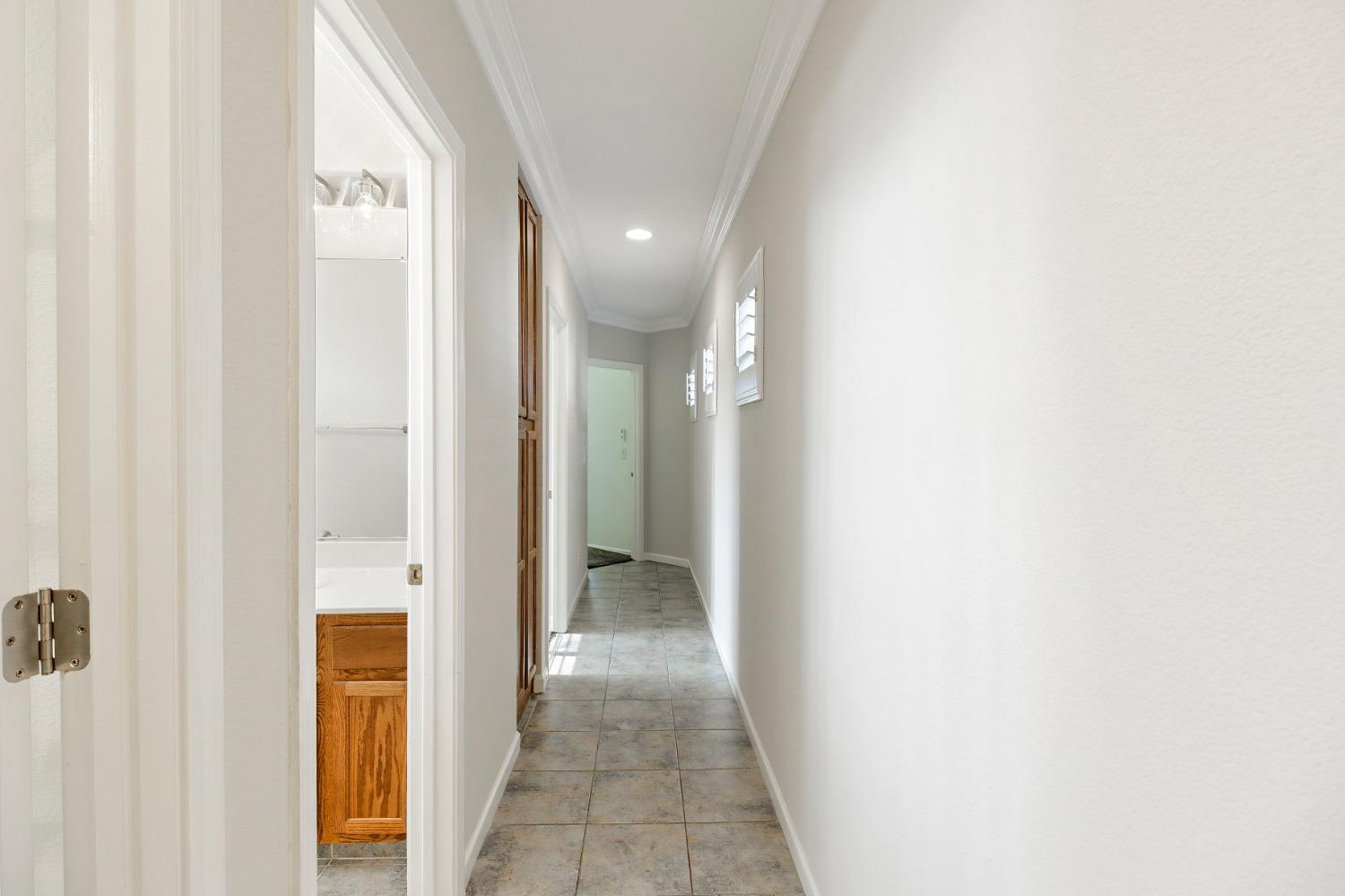 Detail Gallery Image 35 of 62 For 9329 Mainline Dr, Elk Grove,  CA 95624 - 4 Beds | 2 Baths