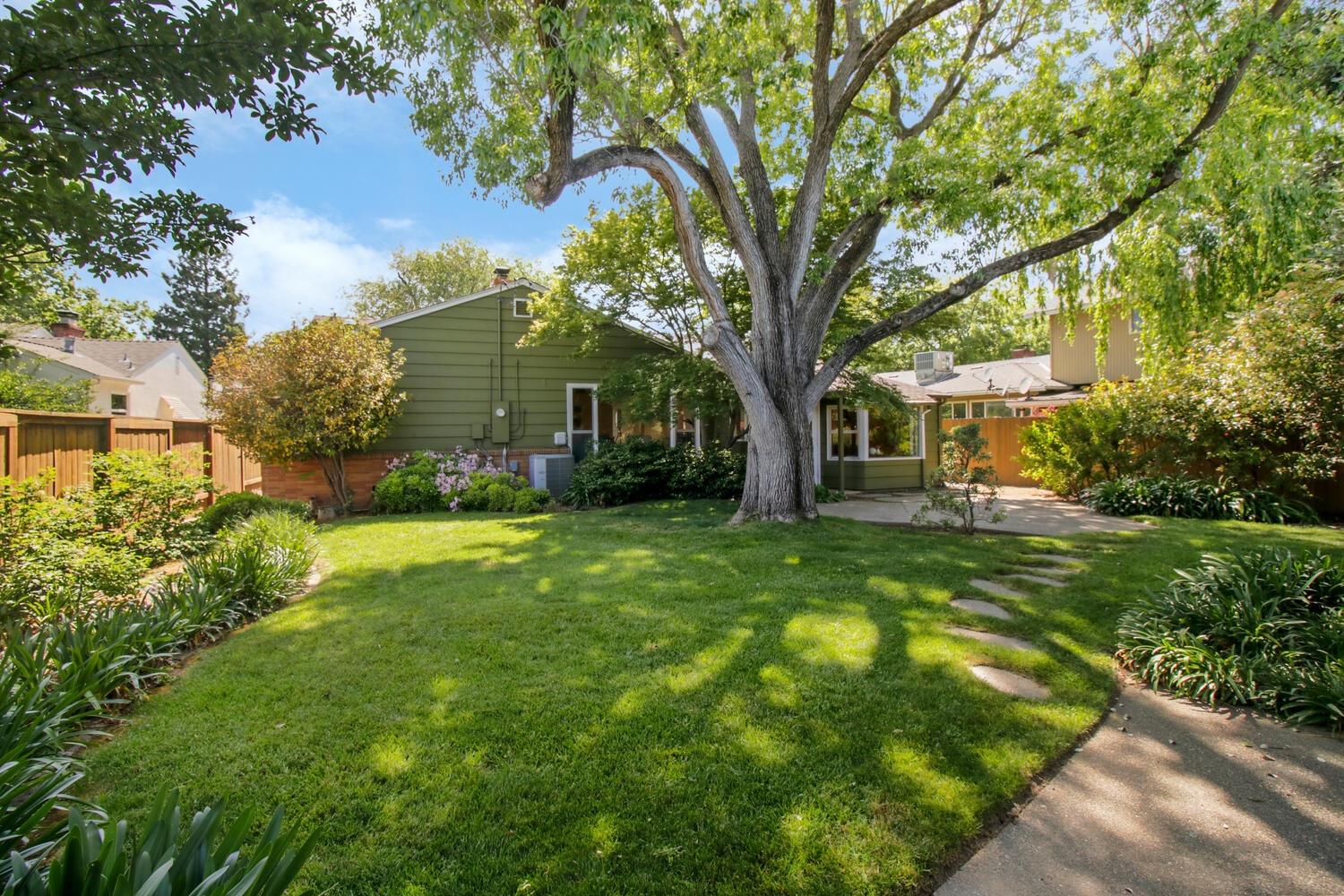 Virginia Way, Sacramento, California image 36