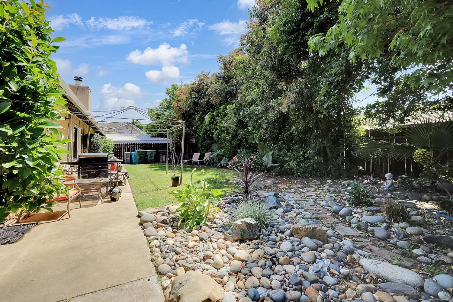 Donald Court, Yuba City, California image 24