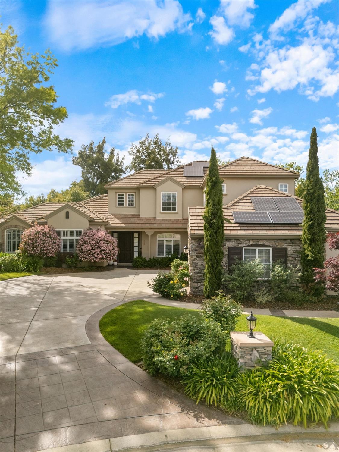 Tuscan Lane, Sacramento, California image 15