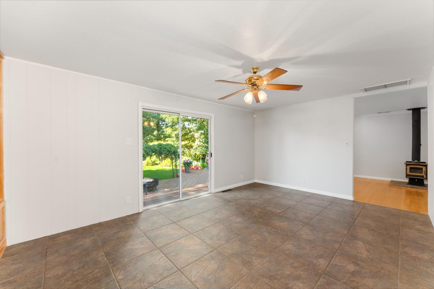 Detail Gallery Image 13 of 66 For 9512 Central Ave, Orangevale,  CA 95662 - 3 Beds | 2 Baths