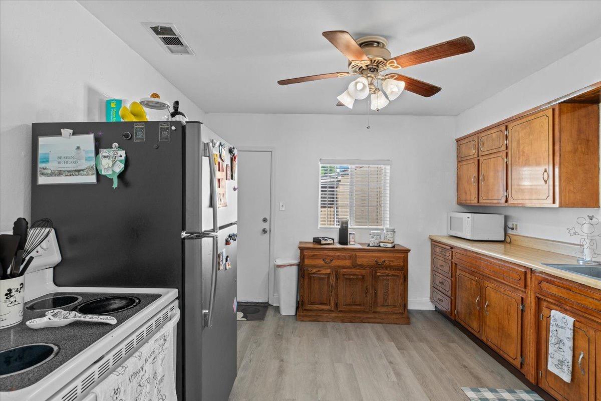 Detail Gallery Image 12 of 54 For 231 Poplar Ave, Manteca,  CA 95336 - 3 Beds | 2 Baths