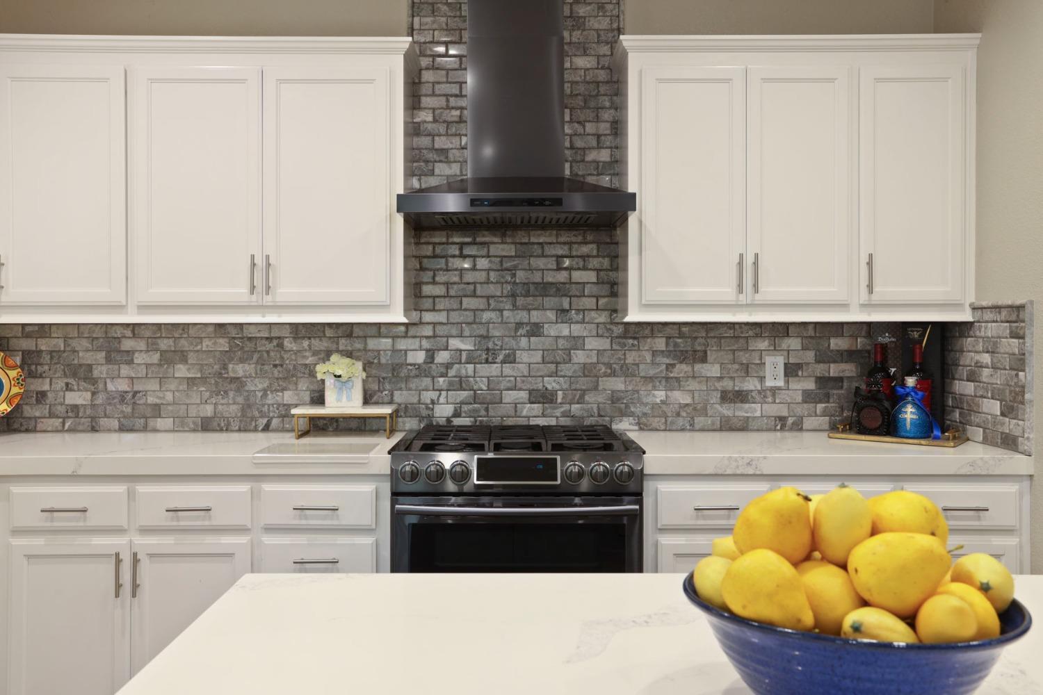 Detail Gallery Image 22 of 77 For 16907 E Cobble Creek Way, Lathrop,  CA 95330 - 4 Beds | 2/1 Baths
