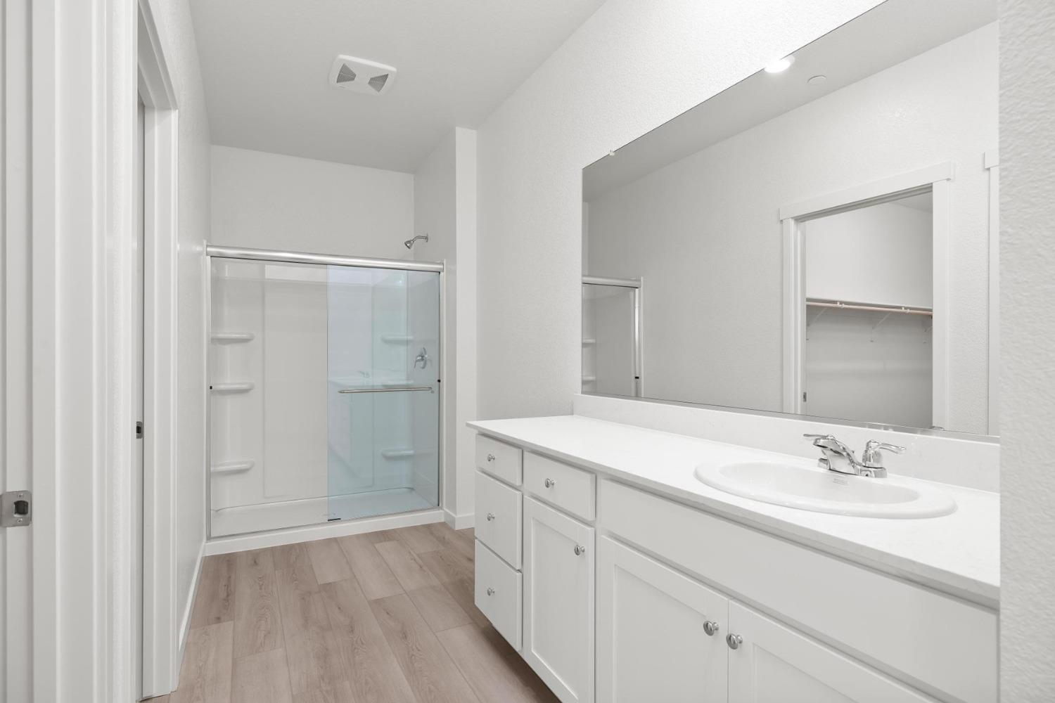 Detail Gallery Image 6 of 9 For 804 Chatham Ln, Patterson,  CA 95363 - 3 Beds | 2 Baths