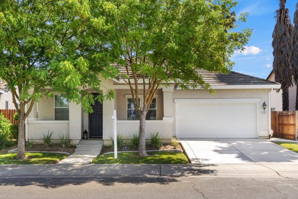 Detail Gallery Image 1 of 78 For 129 Opus Cir, Sacramento,  CA 95834 - 4 Beds | 2/1 Baths