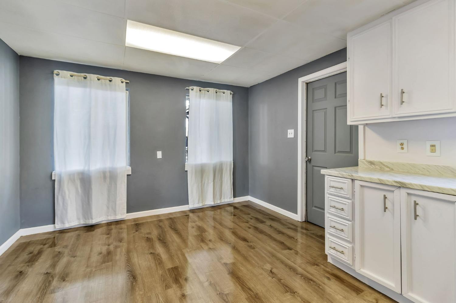 Detail Gallery Image 12 of 27 For 968 Lester Ave, Hayward,  CA 94541 - 4 Beds | 1 Baths