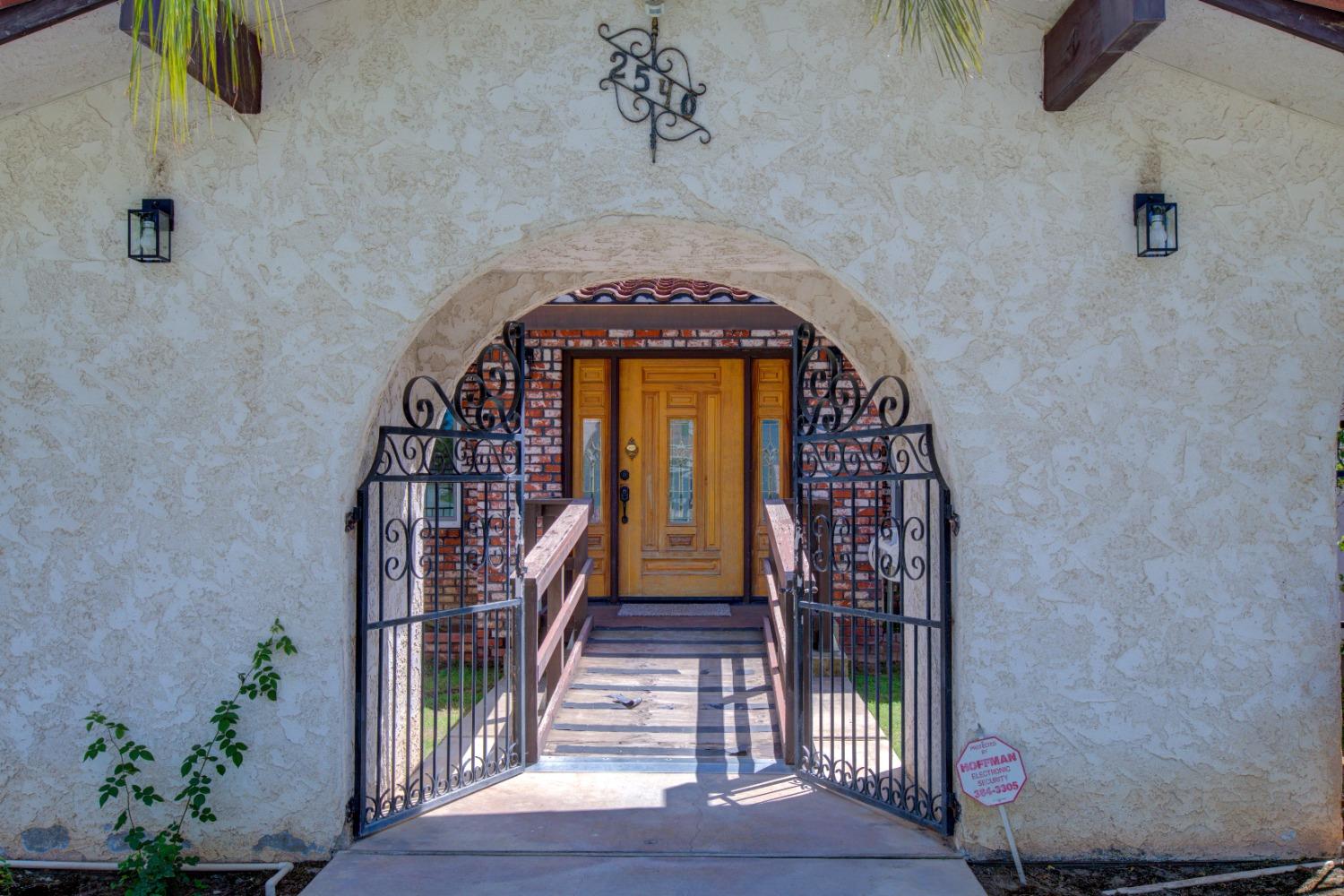 E Childs Avenue, Merced, California image 2