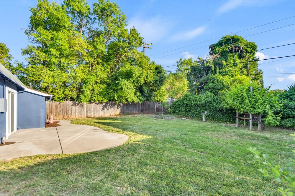 Mayfair Drive, Sacramento, California image 26