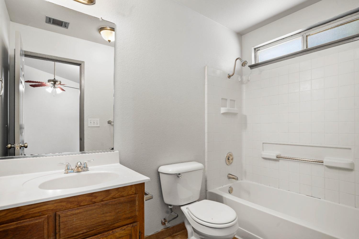 Detail Gallery Image 8 of 14 For 5313 Corvo Way, Salida,  CA 95368 - 3 Beds | 2 Baths