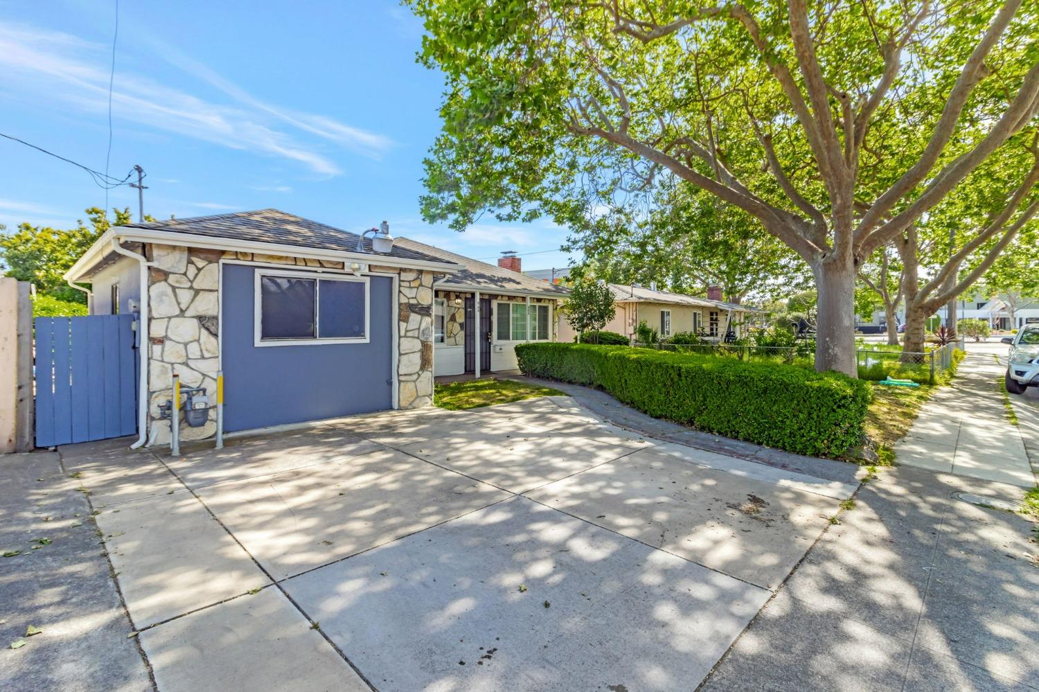 Detail Gallery Image 2 of 27 For 968 Lester Ave, Hayward,  CA 94541 - 4 Beds | 1 Baths