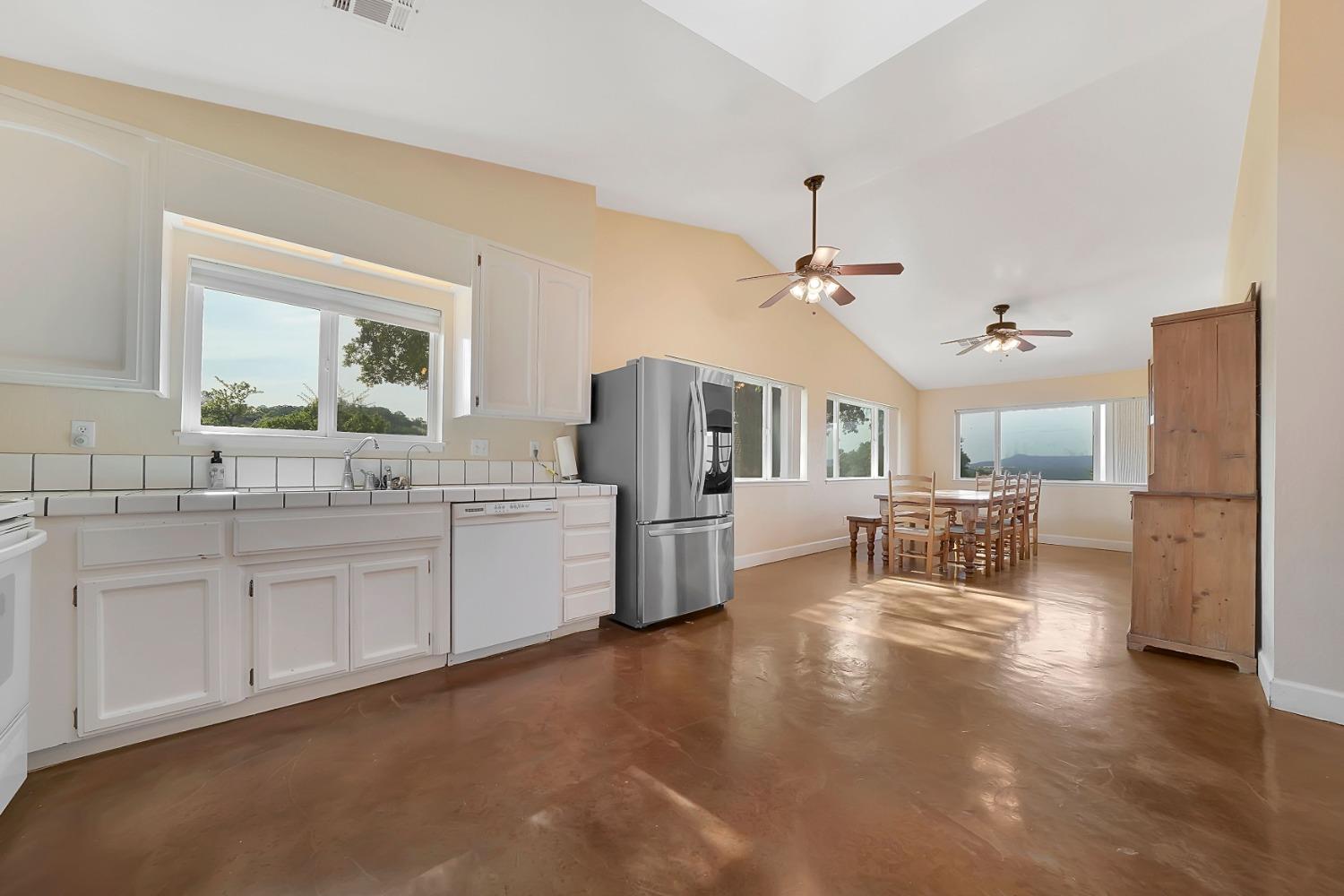 Detail Gallery Image 18 of 88 For 2800 Willow Creek Rd, San Andreas,  CA 95249 - 3 Beds | 2/1 Baths